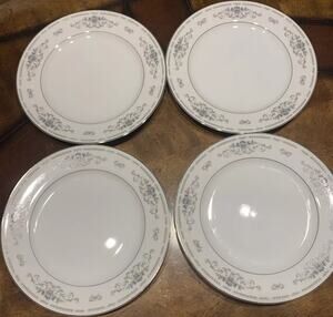 Wade Diane Fine Porcelain China of Japan Dinner Plate 10.25" X 1" Set of 4